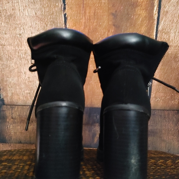 Boots - Picture 3 of 5